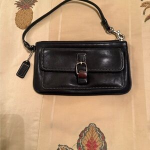 Y2K Coach vintage Bleecker Blk  Leather Wristlet with zipper and hang tag
